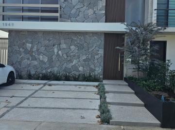 Casa de 3 habitaciones Renta MN 25,000 · Renta Casa Valle Imperial