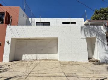 Casa · 272m² · 3 Recámaras · 2 Estacionamientos · Casa en Venta en Col. Providencia, Guadalajara, Jalisco.