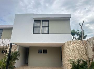 Casa · 206m² · 3 Recámaras · 2 Estacionamientos · Casa Nueva y Equipada en Venta en Privada