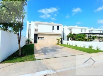 Casa · 220m² · 3 Recámaras · 3 Estacionamientos · Casa en Pueblo Dzitya