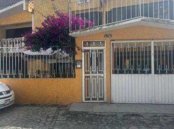 Casa · 3 Recámaras · 3 Estacionamientos · Venta, San Juan Tilapa, Toluca