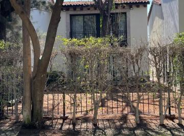 Casa en condominio de 3 habitaciones, Celaya · Rento Casa 3 Rec Muy Amplio Jardin Fracc Casco Viejo Resid