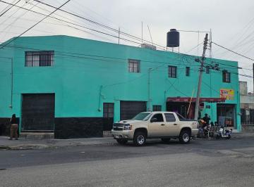 Casa uso de suelo de 10 habitaciones, Guadalajara · Propiedad con 2 Departamentos y 4 Locales Comerciales a Una Cuadra del Cucei