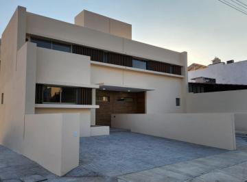 Casa de 3 habitaciones, Villa de Alvarez · Casa en Venta Nueva en Esquina Fraccionamiento: Carlos de La Madrid