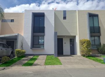 Casa de 3 habitaciones, Tlajomulco de Zúñiga · Excelente Residencia en Renta Foresta Santa Anita Como Nueva