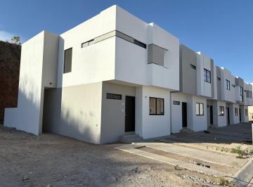 Casa en condominio · 199m² · 3 Recámaras · 2 Estacionamientos · Casa en Venta Cto. Albazur