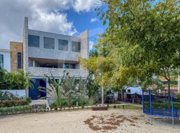 Casa · 540m² · 5 Recámaras · 6 Estacionamientos · Casa en Venta, La Laguna, Puerto Cancun