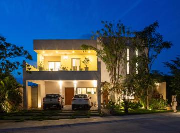 Casa de 4 habitaciones, Mérida · Casa en Venta en Norte Mérida (Komchen)