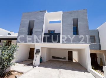 Casa · 272m² · 3 Recámaras · 4 Estacionamientos · Casa en Venta en Fraccionamiento Bosques del Valle IV, Chihuahua, Chih.