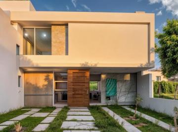 Casa de 3 habitaciones, El Marqués · Casa de Autor en El Mirador, Hermosa, 3 Recámaras, 3.5 Baños, Jardín, Equipada!