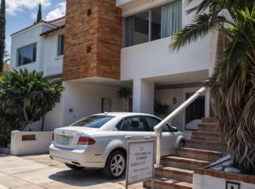 Casa de 3 habitaciones, Querétaro · En Venta Hermosa Casa en Centro Sur, Claustros de La Corregidora