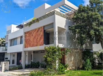 Casa · 220m² · 3 Recámaras · 2 Estacionamientos · Casa en Venta en Arbolada Cancún