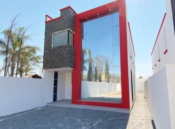 Casa · 160m² · 4 Recámaras · 6 Estacionamientos · Casa en Venta en Tequisquiapan