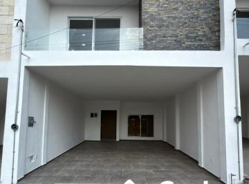 Casa · 3 Recámaras · 2 Estacionamientos · Casa en Loma del Gallo