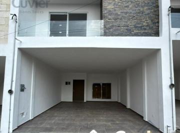 Casa · 3 Recámaras · 2 Estacionamientos · Casa en Loma del Gallo