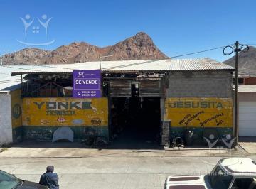 Local comercial · 212m² · 4 Estacionamientos · Local Comercial en Esquina Quintas Carolinas