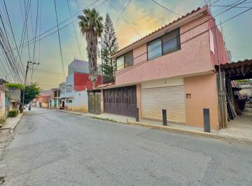 Casa de 12 habitaciones, Cuernavaca · Casa Ideal Para Uso Comercial Cerca de Tulipanes