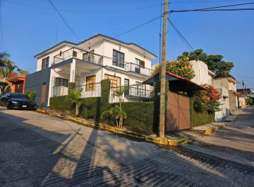 Casa · 221m² · 4 Recámaras · 2 Estacionamientos · Casa en Venta en Cuernavaca, Morelos