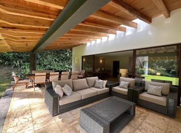 Casa en condominio de 3 habitaciones, Valle de Bravo · Casa en Venta en Avandaro, Club de Golf. Valle de Bravo