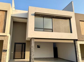 Casa · 345m² · 3 Recámaras · 2 Estacionamientos · Casa en Venta en Los Cristales, Carretera Nacional, Monterrey, N. L.