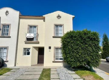 Casa en condominio de 3 habitaciones, Querétaro · Renta Casa 3 Recamaras y Estudio o 4 Recamara Privada Refugio