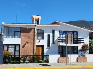 Casa · 339m² · 4 Recámaras · 2 Estacionamientos · Casa en Venta en Col. Periodistas, Pachuca, Hidalgo