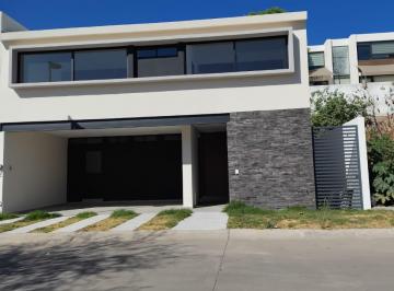 Casa · 271m² · 3 Recámaras · 2 Estacionamientos · Casa en Venta Lomas del Molino 2 León Guanajuato