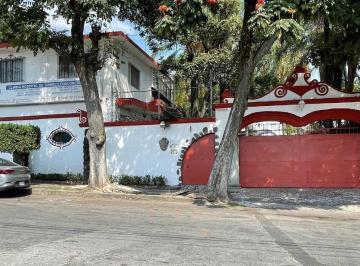 Casa uso de suelo de 21 habitaciones, Cuernavaca · Clinica/ Unidad Médica en Venta en Col. Reforma
