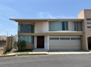 Casa · 337m² · 3 Recámaras · 2 Estacionamientos · Playas del Conchal, Casa en Venta con Recamara en Planta Baja y Alberca