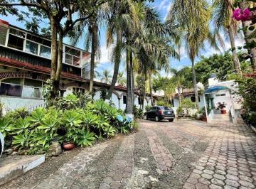 Casa uso de suelo de 9 habitaciones, Cuernavaca · Casa en Venta en Col. Reforma