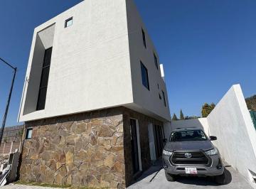 Casa · 185m² · 3 Recámaras · 2 Estacionamientos · Hermosa Casa en Venta