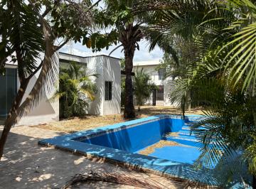 Casa de 4 habitaciones, Mérida · Casa Equipada de 4 Habitaciones con Alberca Al Norte de La Ciudad.