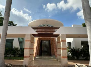 Casa de 6 habitaciones, Mérida · Casa en Venta Mérida, con Alberca Cerca de Los Mejores Servicios de La Ciudad