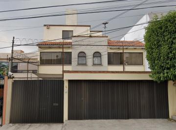 Casa de 5 habitaciones, Naucalpan de Juárez · Casa en Venta en Cd. Satélite