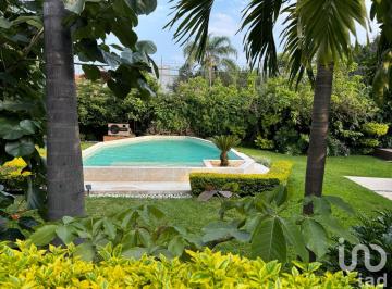 Casa · 824m² · 3 Recámaras · 6 Estacionamientos · Casa en Venta Col Reforma Cuernavaca Morelos