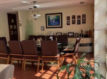 Casa · 300m² · 3 Recámaras · 4 Estacionamientos · Venta Casa en Ahuehuetes Norte