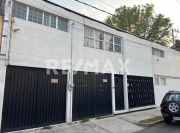 Casa · 465m² · 5 Recámaras · 2 Estacionamientos · Casa en Venta en Coyoacán en Romero de Terreros. - (4)