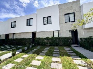 Casa de 3 habitaciones, Querétaro · Venta. Altos de Juriquilla - Casa Amueblada, Cuarto de Servicio, 3 Recamaras