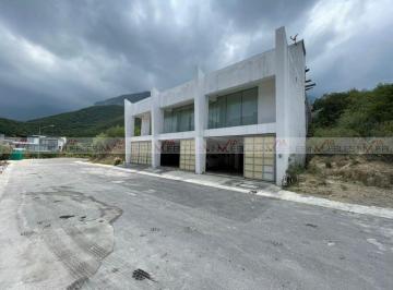 Casa · 788m² · 5 Recámaras · 6 Estacionamientos · Casa en Venta en Sierra Alta