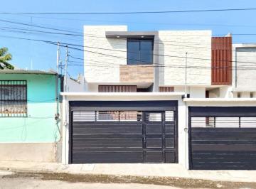 Casa · 150m² · 3 Recámaras · 2 Estacionamientos · Casa en Venta en Col. Villa Rica, Boca del Río, Ver.