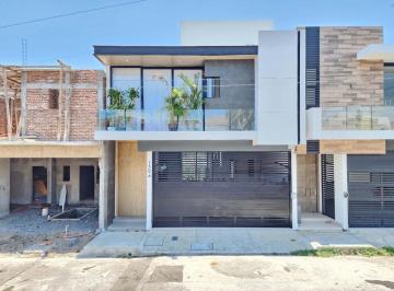 Casa · 321m² · 4 Recámaras · 2 Estacionamientos · Casa - Fraccionamiento Costa de Oro