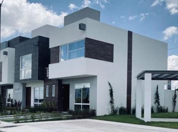 Casa · 120m² · 3 Recámaras · 2 Estacionamientos · Casa en Venta en Zinacantepec