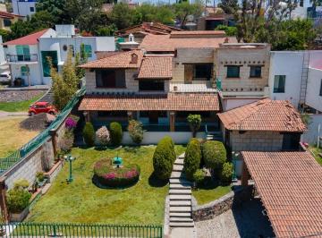 Casa de 4 habitaciones, Corregidora · Casa en Venta Colinas del Bosque, T:1,000 m², C:546 m², Opcion de Oportunidad