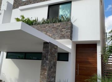 Casa · 304m² · 3 Recámaras · 2 Estacionamientos · Residencial Aqua