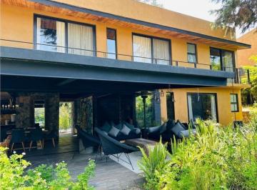 Casa en condominio · 250m² · 4 Recámaras · 2 Estacionamientos · Casa en Condominio en Venta - (4)