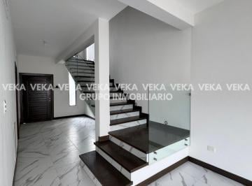 Casa · 205m² · 3 Recámaras · 2 Estacionamientos · Casa en Venta Frente a Parque, Fraccionamiento Valdivia II