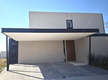 Casa · 300m² · Casa - Lomas del Campanario II