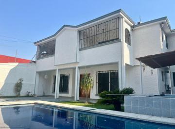 Casa de 3 habitaciones, Cuernavaca · Casa con 3 Recámaras en Venta con 300 m² de Terreno en Vista Hermosa