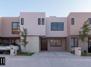 Casa en condominio de 3 habitaciones, El Marqués · Casa Venta con Amenidades, Todos Los Servicios en La Zona, C: 171 m² T: 127.40 m², 3 Rec. 2.5 Baños.