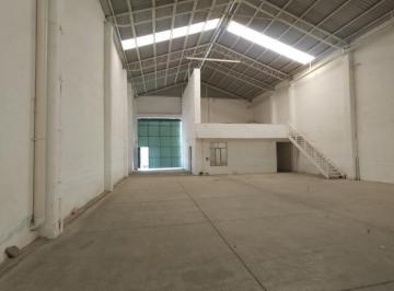 Bodega comercial · 458m² · 4 Estacionamientos · Nave Industrial en Renta en Pueblo La Trinidad Sanctorum Enfrente de Volkswagen